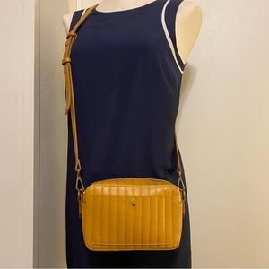Madewell transport camera bag bubble pleat edition